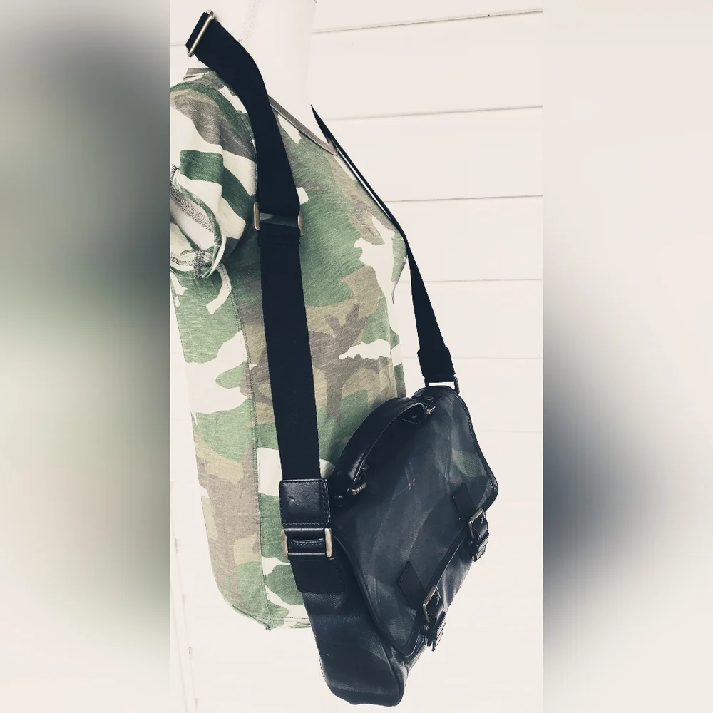 L.A.M.B. Gwen Stefani Vintage Messenger Bag!! - Picture 10 of 15